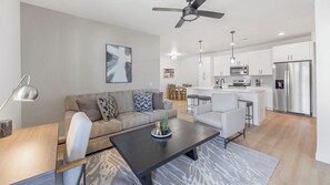 Apartment, 2 Bedrooms | Living area | 50-inch Smart TV with digital channels - Landing Casa Grande (Casa Grande)