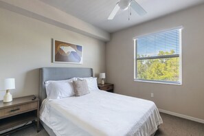 Departamento, 2 habitaciones | Decoración personalizada, muebles diferentes y ropa de cama
