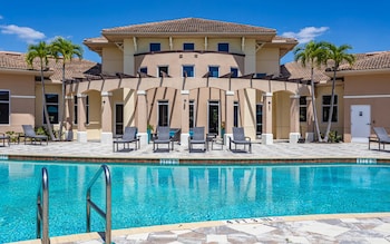 Landing Fort Myers near Heritage Palms