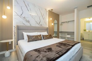 5 bedrooms, iron/ironing board, travel cot, WiFi