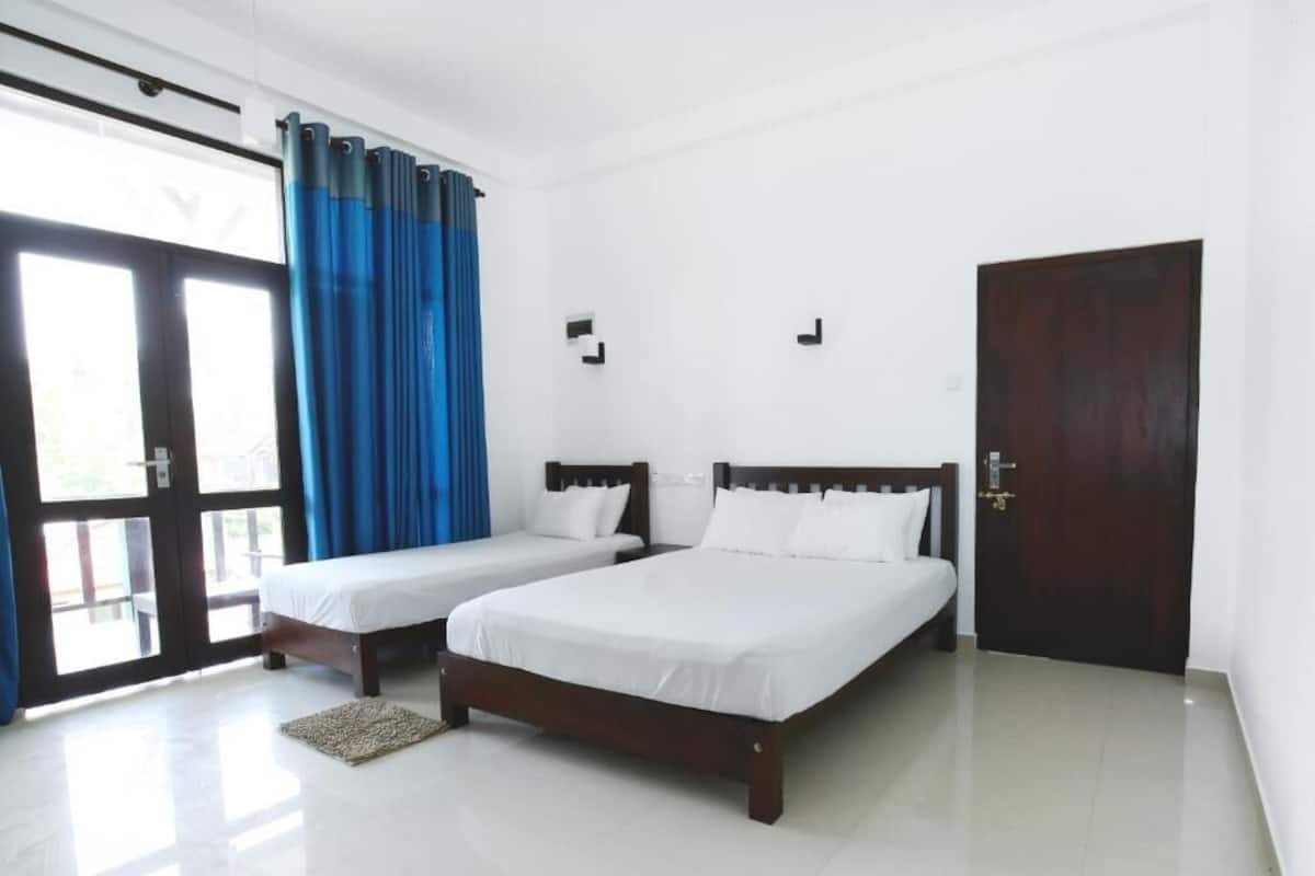 Deluxe Triple Room, Balcony, Pool View | Desk, WiFi (free)