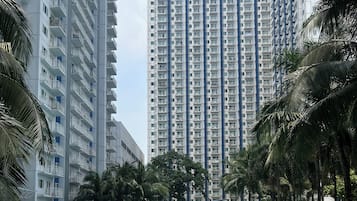 6 つの屋外プール
