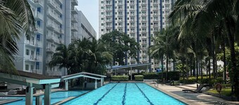 Ryle and Yang's Stylish 2BR Stay
