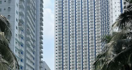 Ryle and Yang's Stylish 2BR Stay