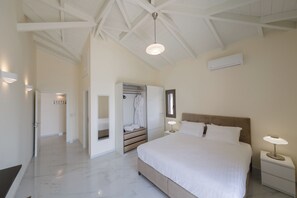 6 chambres, fer et planche à repasser, Wi-Fi, draps fournis