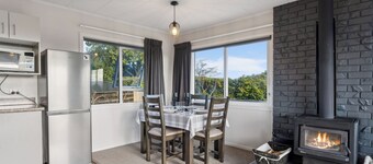 Hilltop Vista - Taupo Retreat