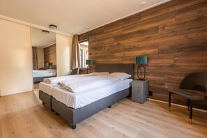 4 bedrooms, free WiFi, bed sheets