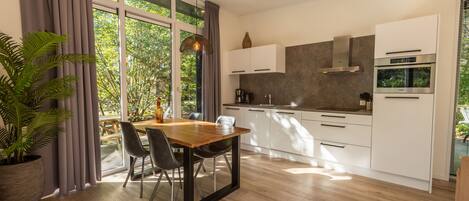 Réfrigérateur, micro-ondes, four, lave-vaisselle