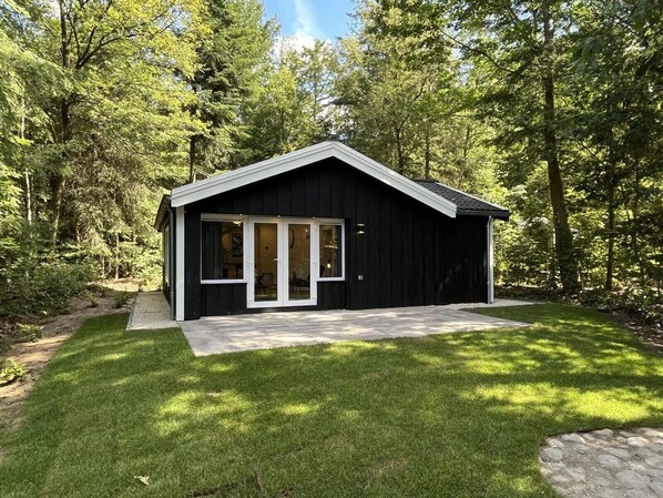 Exterior - Vakantiepark De Wiltzangh - Stuga Hottub 4 (Ruinen)