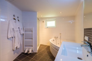 Shower, towels