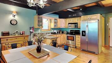 House (3 Bedrooms) | Property amenity