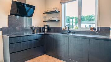 Frigorífic, microones, forn i rentaplats