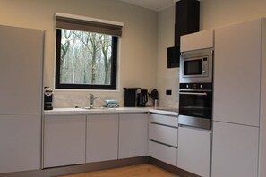 Refrigerador, microondas, horno, lavavajillas