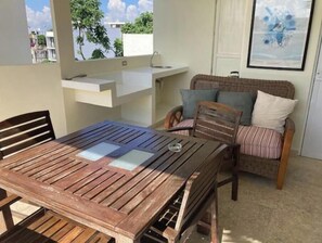Outdoor dining - Hermoso condominium with Alberca, downtown (Playa del Carmen)
