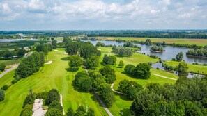 Golf - Vakantiepark Aan de Maas - Vakantiehuis 6L Waterfr (Kerkdriel)