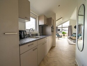 Refrigerador, microondas, horno, lavavajillas