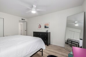 1 bedroom, iron/ironing board, WiFi, bed sheets -  Superb Scottsdale area near Old Town with WiFi, AC, Community Pool. (Scottsdale)