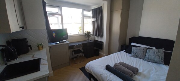 1 bedroom, WiFi, bed sheets