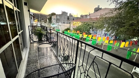 ๋๋ญ์ค ์ค์ํธ, ํน์ฌ์ด์ฆ์นจ๋ 1๊ฐ, ๊ณต์ ์ ๋ง | ๊ฑฐ์ค ๊ณต๊ฐ | ๋์งํธ ์ฑ๋ ์์ฒญ์ด ๊ฐ๋ฅํ 40์ธ์น ํ๋ฉด TV