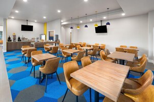 Desayuno continental incluido todos los días 