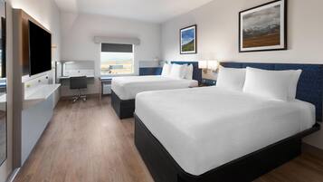 Verdunkelungsvorhänge, Bügeleisen/Bügelbrett, Babybetten