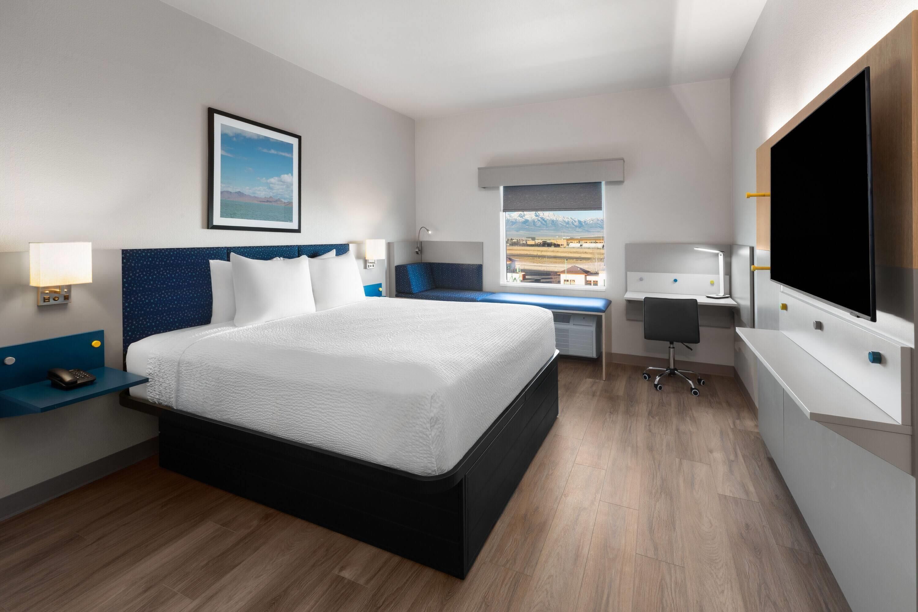 Deluxe Room, 1 King Bed, Non Smoking