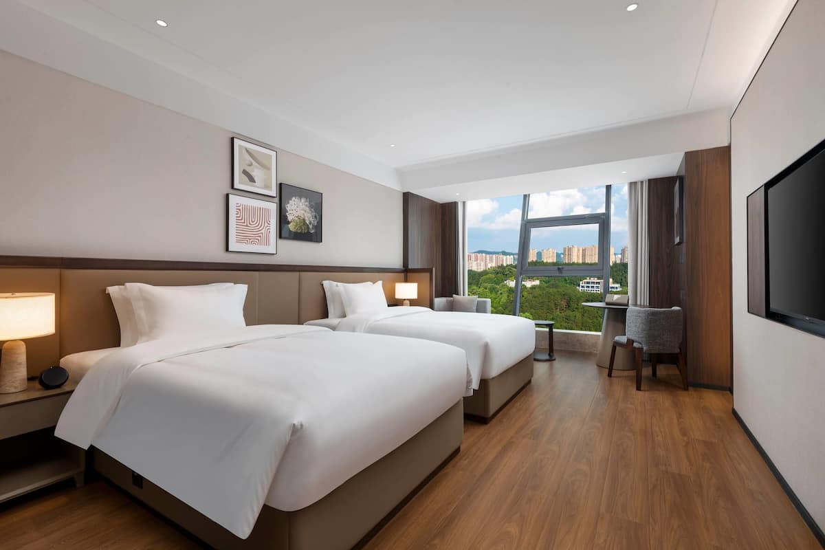 Standard Room, Multiple Beds, Non Smoking