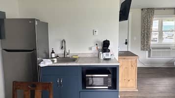 Microwave, coffee/tea maker