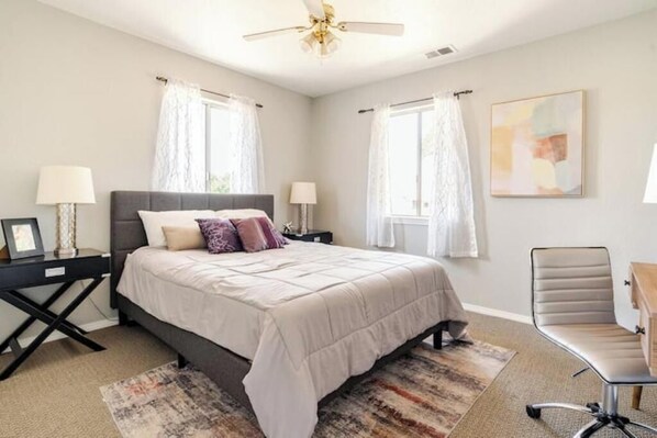Iron/ironing board, bed sheets