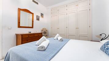 2 quartos, ferros/tábuas de passar roupa, Wi-Fi de cortesia