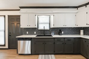 Microwave, oven, stovetop, dishwasher