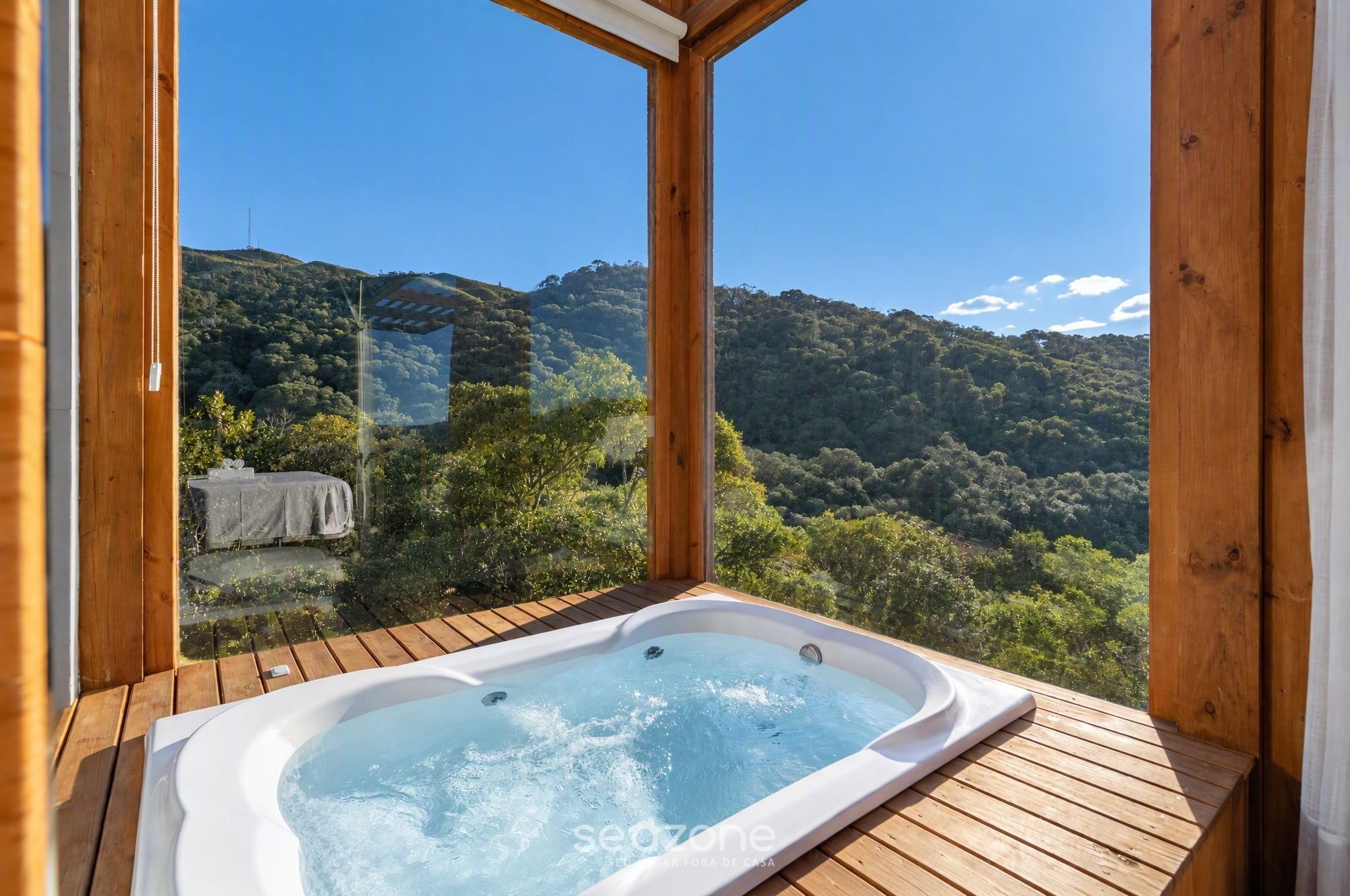Indoor spa tub