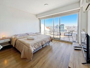 Exclusive Studio, City View | Laptop workspace, free WiFi, bed sheets, wheelchair access - Ayres Obelisco Suites (Buenos Aires)