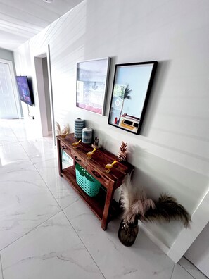 Interior - 2-bedroom house in enchanting Dania Beach with WiFi and 5 minutes from the Beach (Dania Beach)