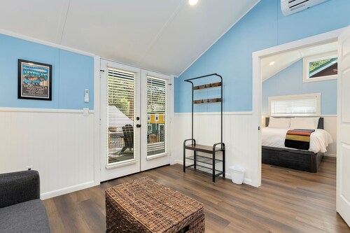 Cabin 5- Blue Lake Suite