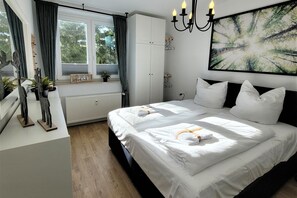 Apartment | 1 bedroom, bed sheets