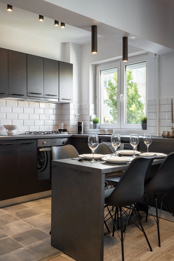 Comfort Apartment, 2 Bedrooms, Balcony | Private kitchen | Coffee/tea maker, electric kettle