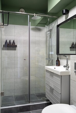 Comfort Apartment, 2 Bedrooms, Balcony | Bathroom