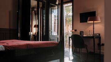 6 camere, Wi-Fi, lenzuola