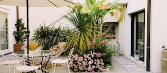 Enchanting 6-bedroom Villa in Treviso, private patio