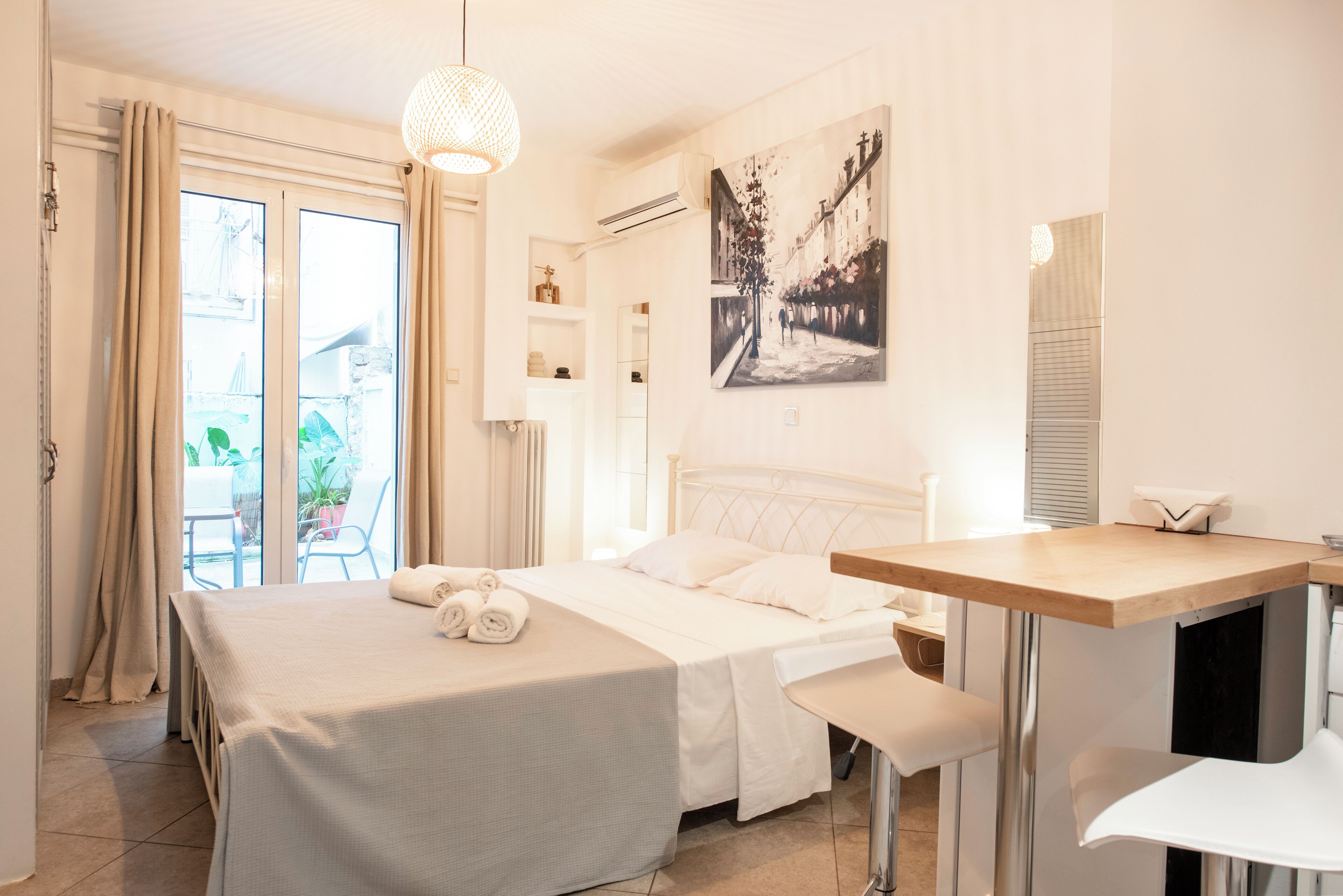 1 slaapkamer, een strijkplank/strijkijzer, wifi, beddengoed