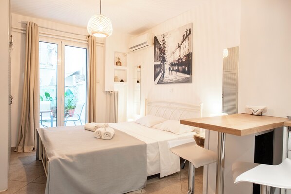 1 chambre, fer et planche à repasser, Wi-Fi, draps fournis