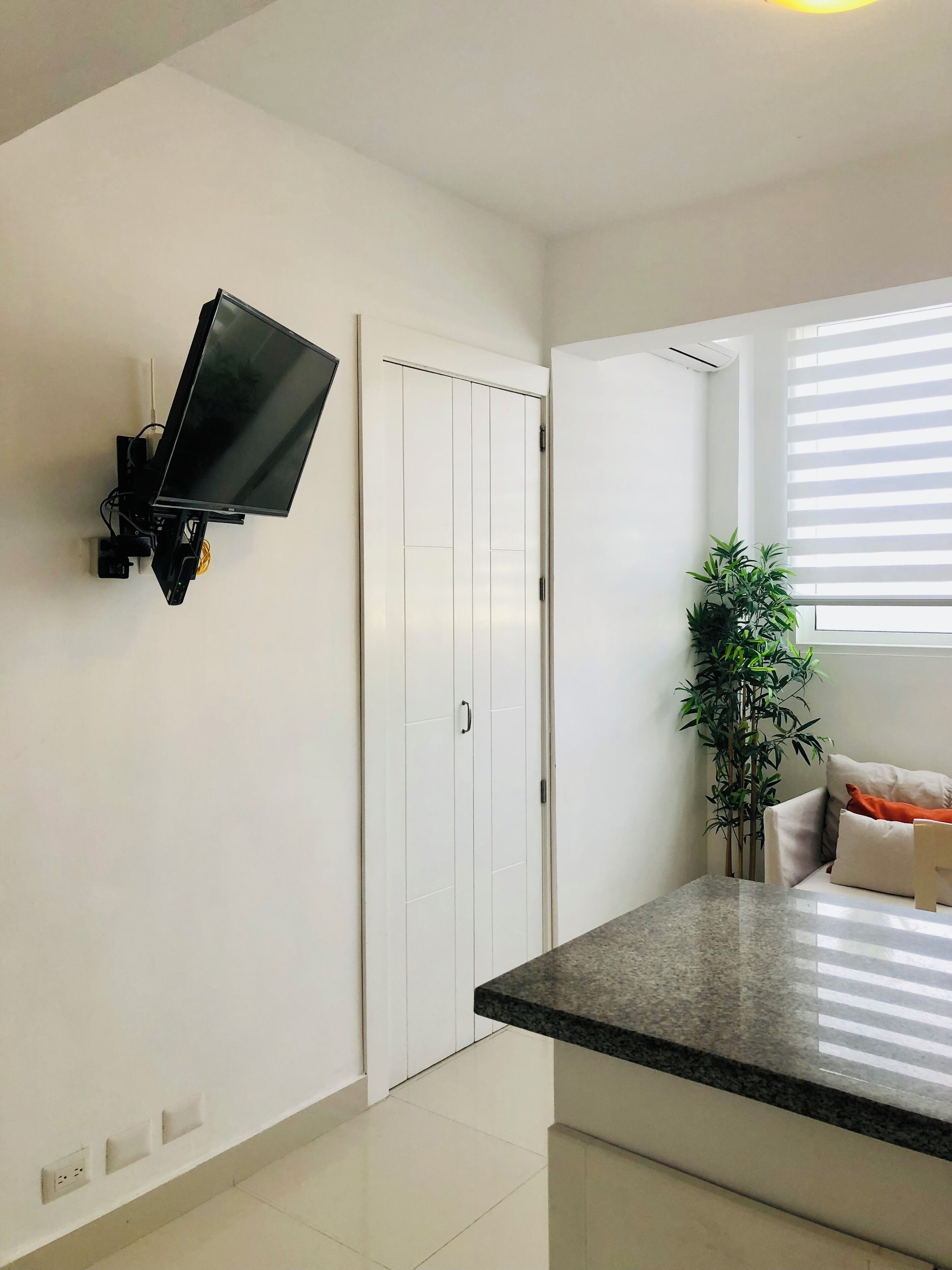 Photo - DUCASSI SUITE Sol Karibe SUITES STUDIOS TROPICANA Rooftop POOL WiFi Beach & SPA