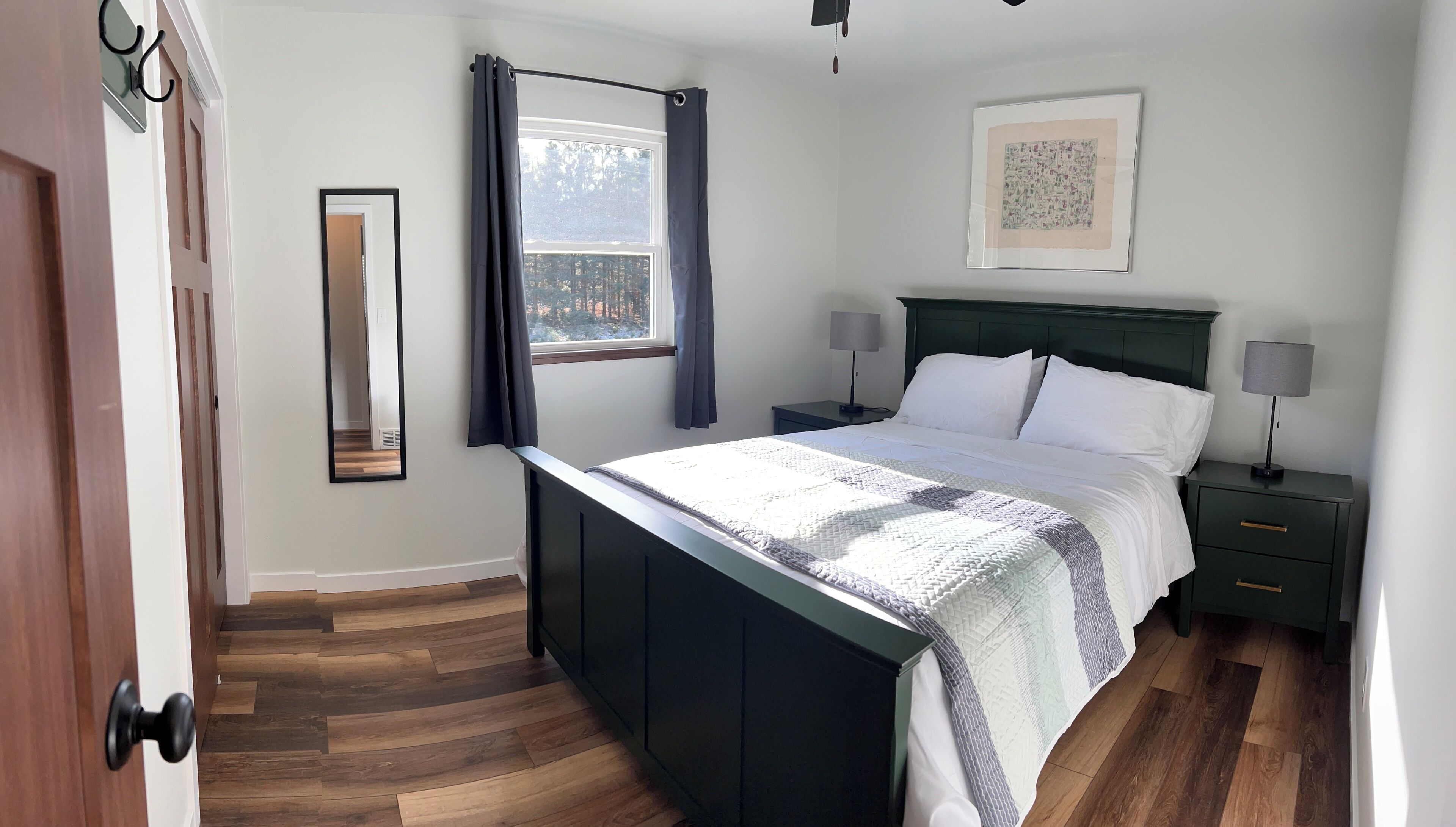 3 makuuhuonetta, silitysrauta/-lauta, ilmainen Wi-Fi, vuodevaatteet