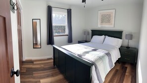 3 bedrooms, iron/ironing board, free WiFi, bed sheets - Modern Retreat Steps From Granite Peak Ski Lift (Wausau)