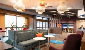 Lobby - Tru By Hilton Grimes Des Moines (Grimes)