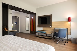 Chambre, 1 très grand lit (Mobility & Hearing, Roll-In Shower) | Accès au Wi-Fi (inclus)