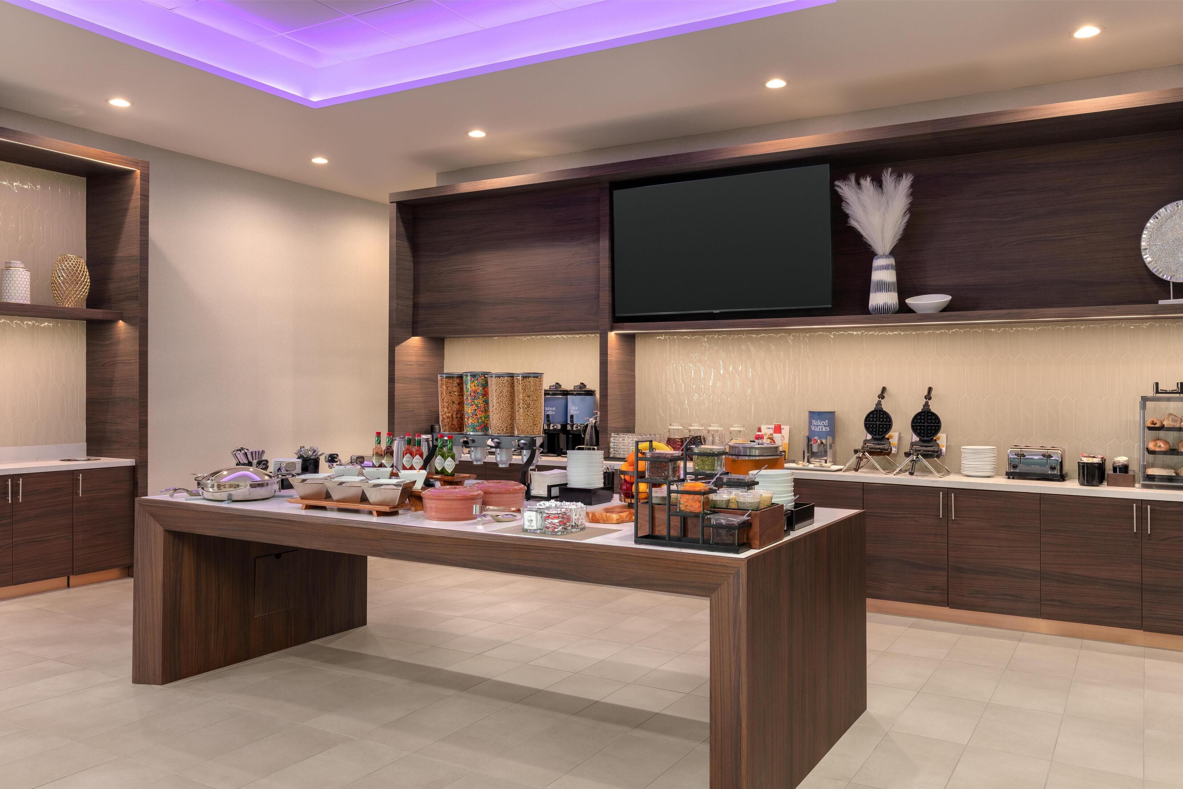 Free daily buffet breakfast 