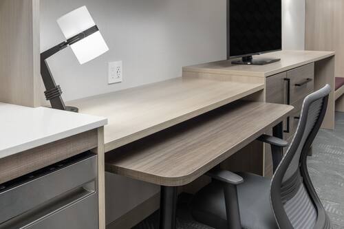 Bureau, espace de travail pour ordinateur portable, rideaux occultants