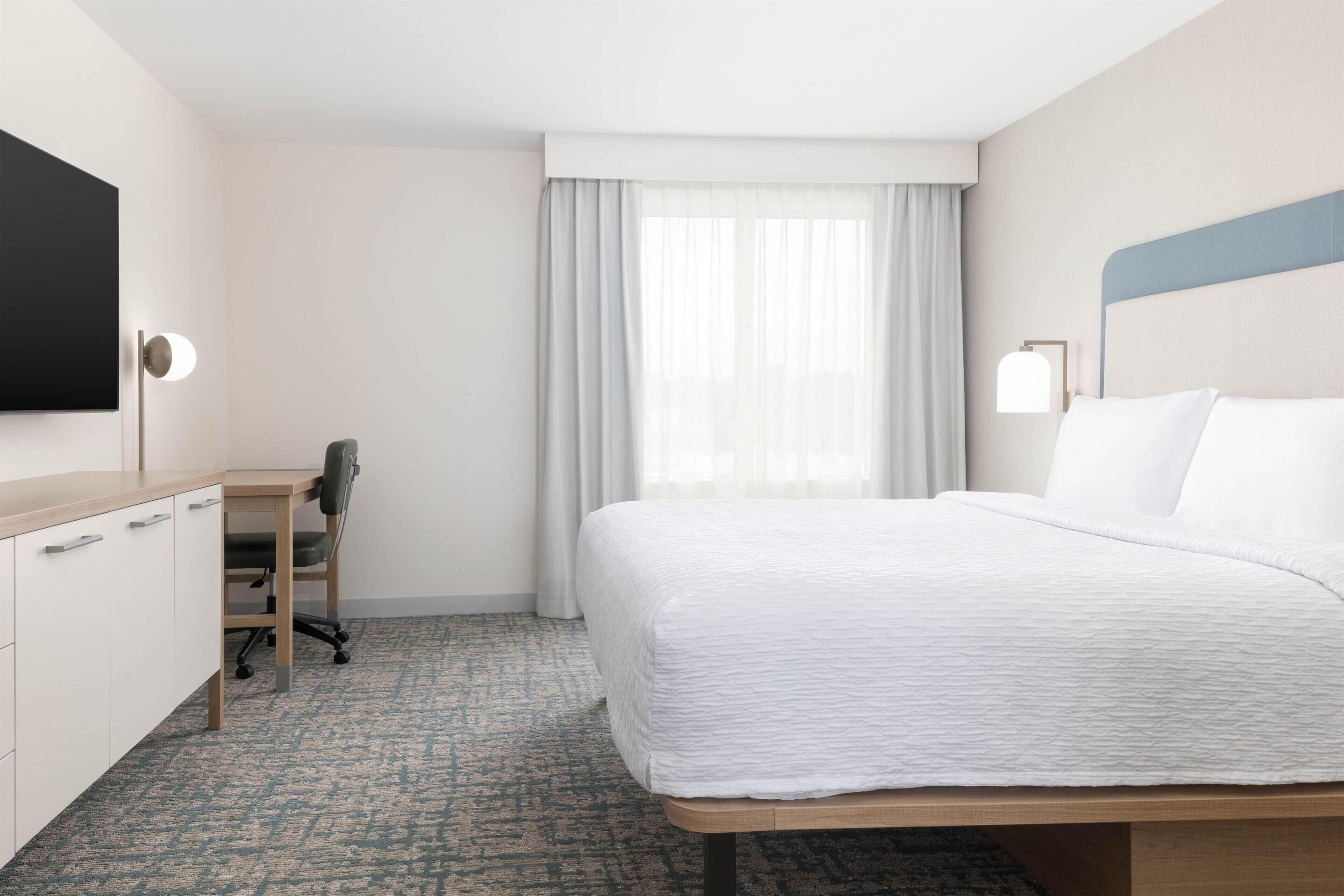 Suite, 1 Bedroom | In-room safe, iron/ironing board, free WiFi